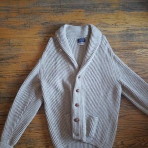 100% Burberrys Wool sweater